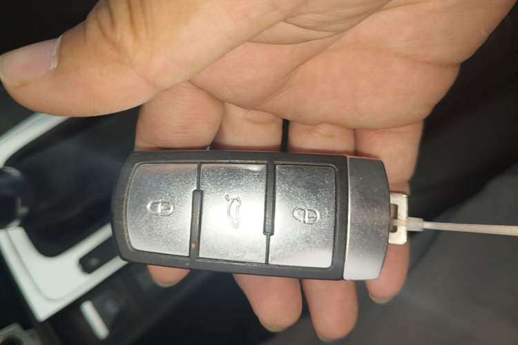 Used Volkswagen Magotan 2012 Revised Version 1.8TSI Leading Edition Vehicle Key