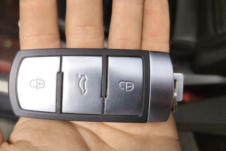 Used Volkswagen Magotan 2012 1.8TSI Luxury Model Vehicle Key