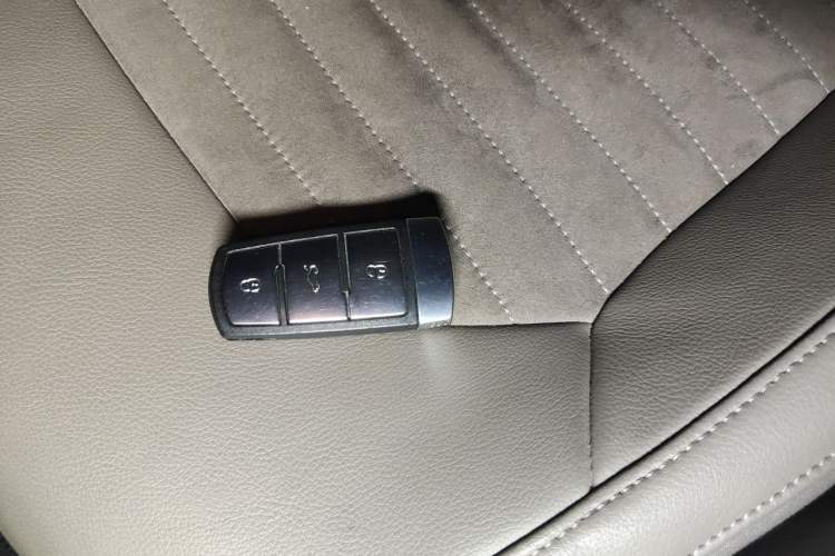 Used Volkswagen Magotan 2012 2.0 TSI Ultimate Edition Vehicle Key