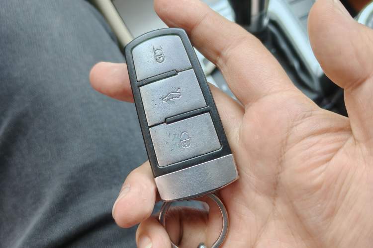Used Volkswagen Magotan 2012 Revised Version 1.8TSI Leading Edition Vehicle Key