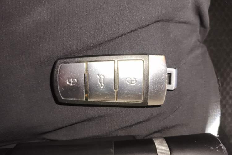 Used Volkswagen Magotan 2012 Revised 1.8TSI Luxury Version Vehicle Key