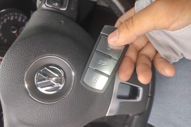 Used Volkswagen Magotan 2012 1.8TSI Luxury Model Vehicle Key