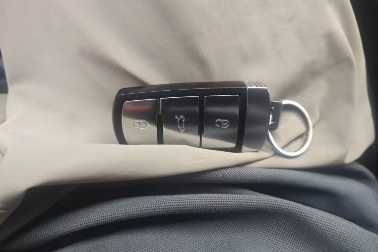Used Volkswagen Magotan 2012 Revised 1.8TSI Luxury Version Vehicle Key