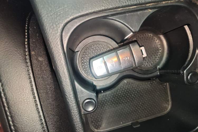 Used Volkswagen Magotan 2012 Travel Edition 2.0 TSI Comfort Version Vehicle Key