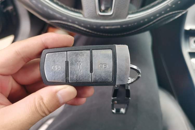 Used Volkswagen Magotan 2012 1.8TSI Luxury Model Vehicle Key