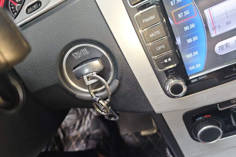 Used Volkswagen Magotan 2012 Revised Version 1.8TSI Leading Edition Vehicle Key