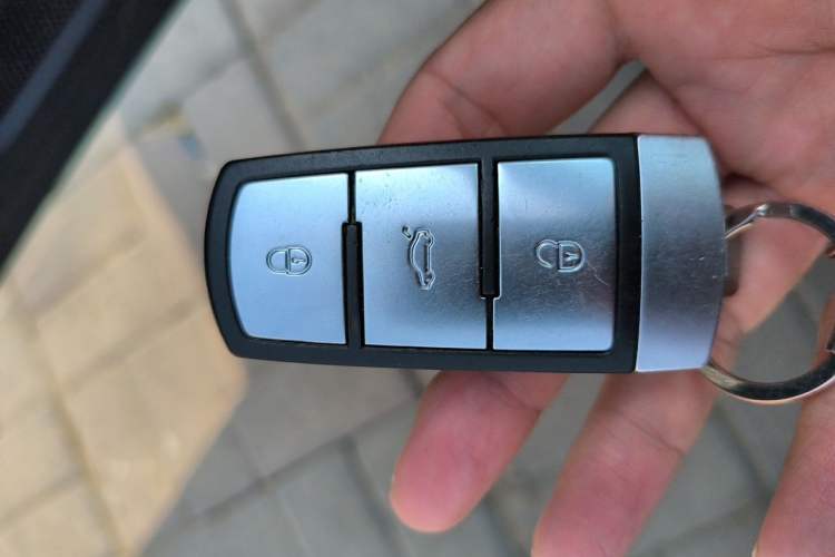 Used Volkswagen Magotan 2012 1.8TSI Luxury Model Vehicle Key
