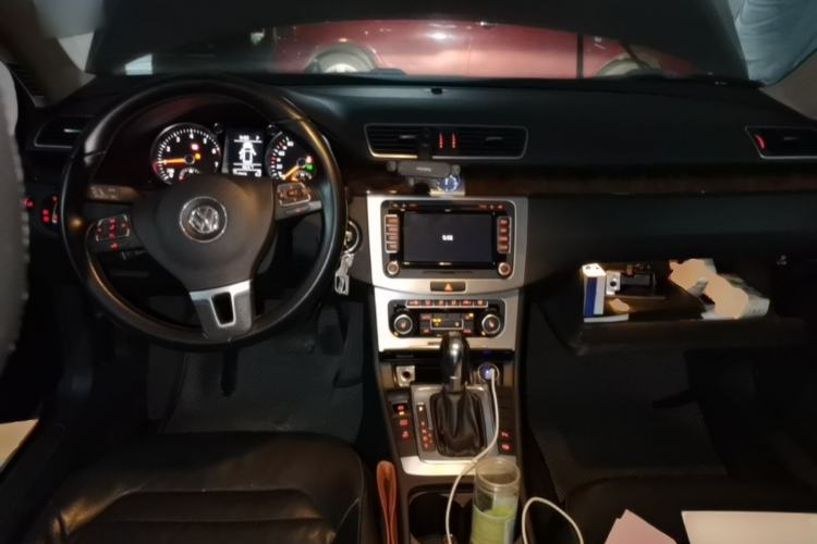 Used Volkswagen Magotan 2012 Travel Edition 2.0 TSI Luxury Version Center Console