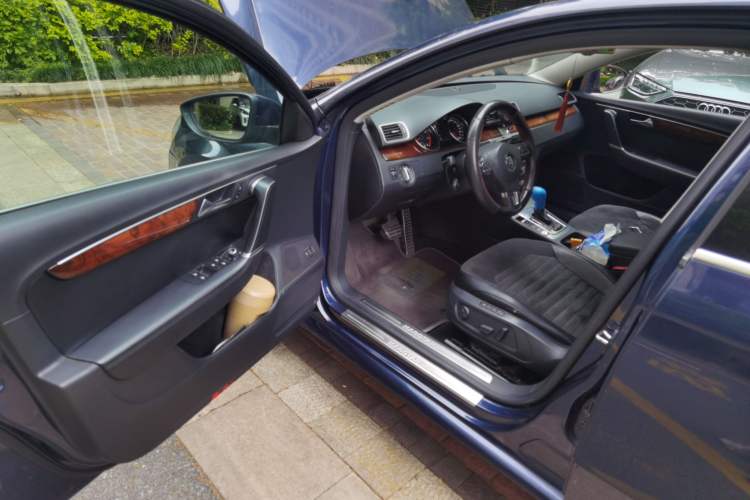 Used Volkswagen Magotan 2012 Travel Edition 2.0 TSI Comfort Version Driver Seat