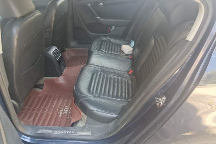 Used Volkswagen Magotan 2012 1.8TSI Luxury Model Left Rear Seat