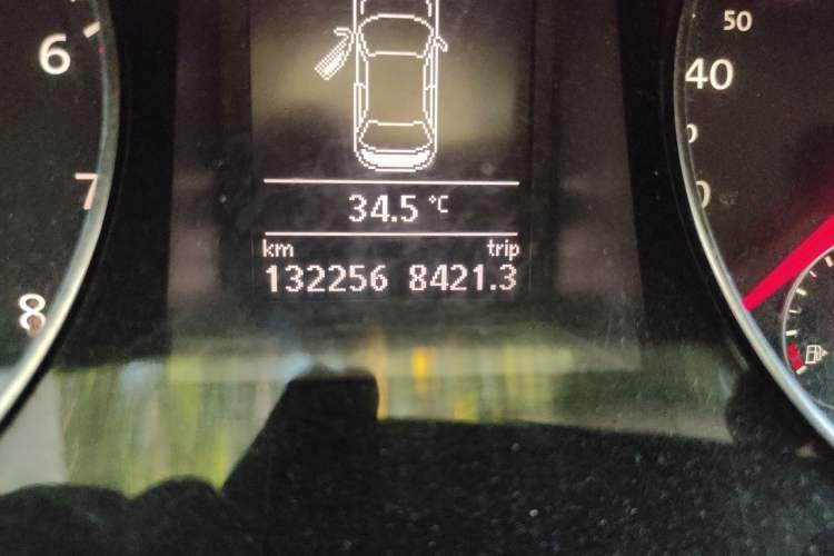 Used Volkswagen Magotan 2012 Revised 1.8TSI Luxury Version Odometer Close Up