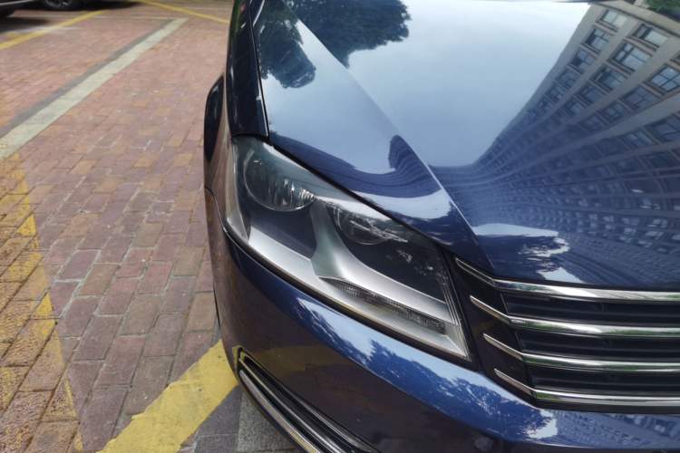 Used Volkswagen Magotan 2012 Travel Edition 2.0 TSI Comfort Version Right Front Headlight