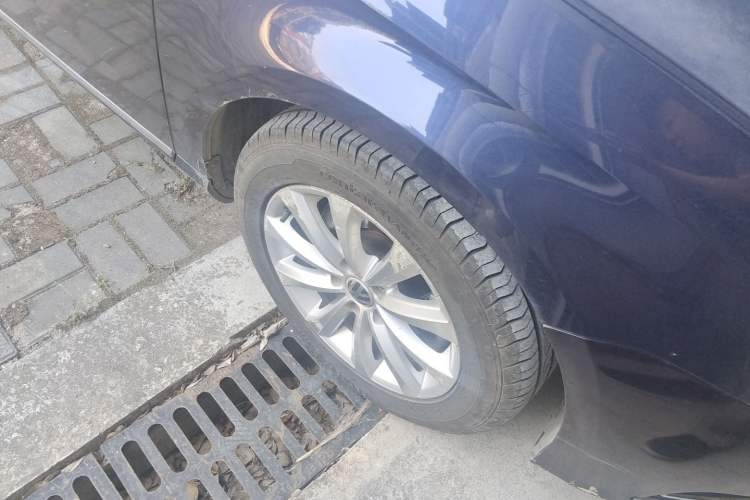Used Volkswagen Magotan 2012 1.8TSI Luxury Model Right Front Wheel Hub