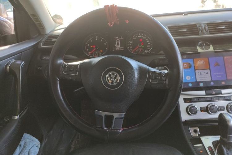 Used Volkswagen Magotan 2012 Revised 1.8TSI Luxury Version Steering Wheel