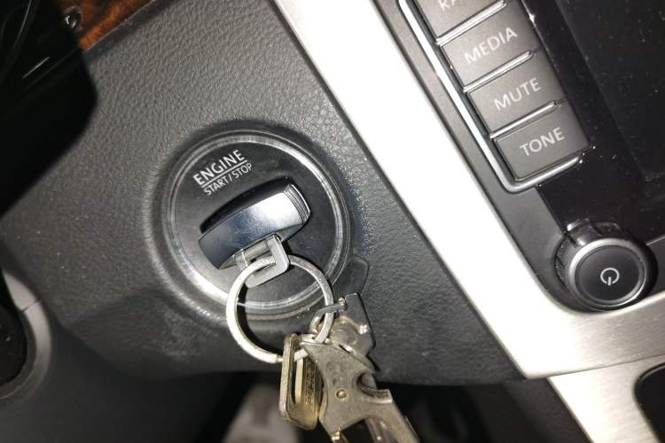 Used Volkswagen Magotan 2012 Travel Edition 2.0 TSI Luxury Version Vehicle Key