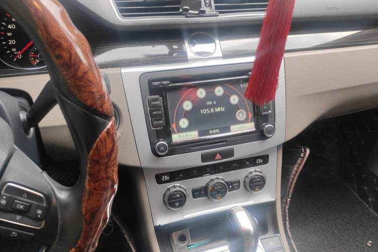 Used Volkswagen Magotan 2012 Facelift 1.8TSI Prestige Model Audio And AC Panel