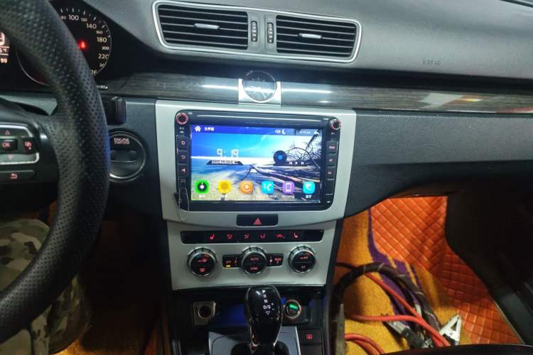 Used Volkswagen Magotan 2012 1.8TSI Prestige Model Audio And AC Panel