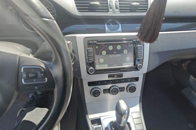 Used Volkswagen Magotan 2012 Facelift 1.8TSI Prestige Model Audio And AC Panel