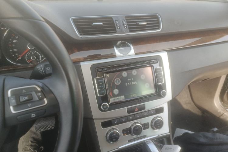 Used Volkswagen Magotan 2012 Travel Edition 2.0 TSI Comfort Version Audio And AC Panel