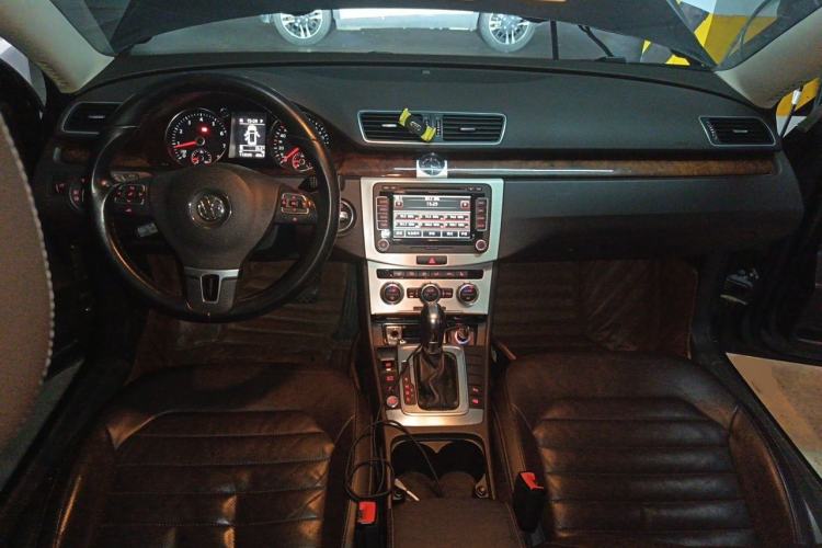 Used Volkswagen Magotan 2012 Travel Edition 2.0 TSI Luxury Version Center Console