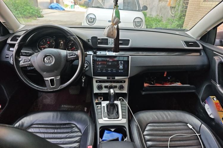 Used Volkswagen Magotan 2012 1.8TSI Luxury Model Center Console