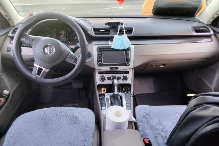 Used Volkswagen Magotan 2012 Facelift 1.8TSI Prestige Model Center Console