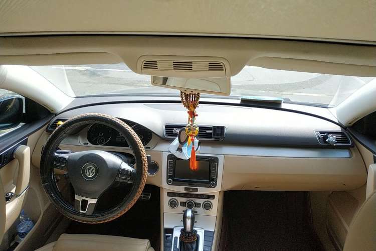 Used Volkswagen Magotan 2012 Travel Edition 2.0 TSI Four-Wheel Drive Luxury Version Center Console