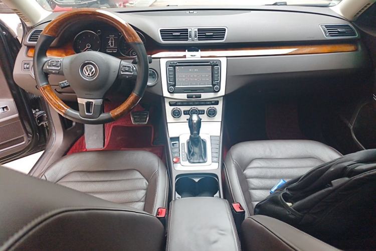 Used Volkswagen Magotan 2012 Travel Edition 2.0 TSI Luxury Version Center Console