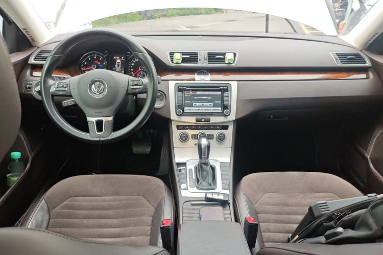 Used Volkswagen Magotan 2012 Travel Edition 2.0 TSI Comfort Version Center Console