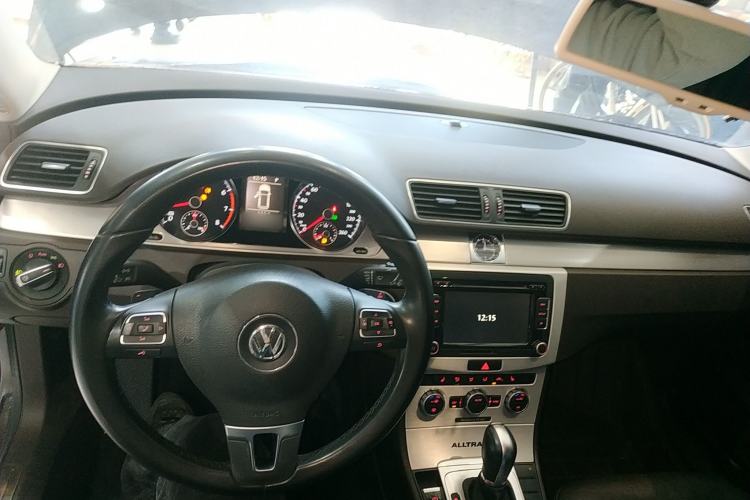 Used Volkswagen Magotan 2012 Travel Edition 2.0 TSI 4x4 Comfort Version Center Console