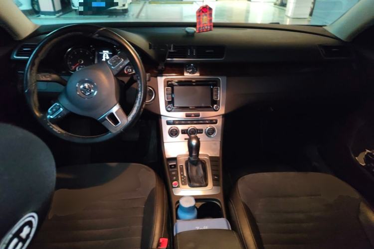 Used Volkswagen Magotan 2012 Travel Edition 2.0 TSI Comfort Version Center Console