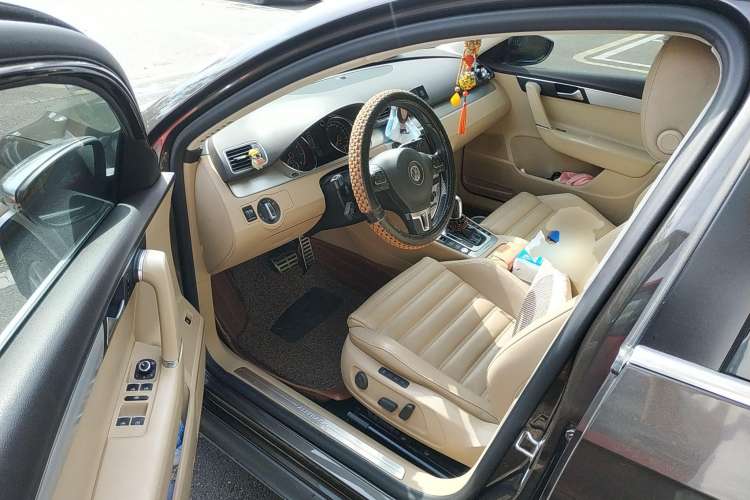 Used Volkswagen Magotan 2012 Travel Edition 2.0 TSI Four-Wheel Drive Luxury Version Driver Seat