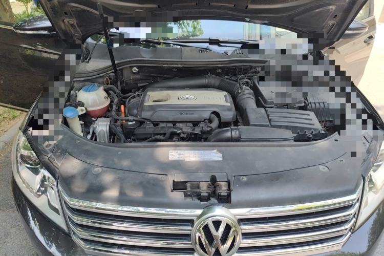 Used Volkswagen Magotan 2012 1.8TSI Luxury Model Engine Bay