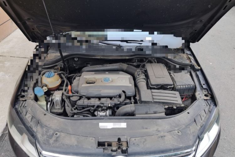 Used Volkswagen Magotan 2012 1.8TSI Luxury Model Engine Bay