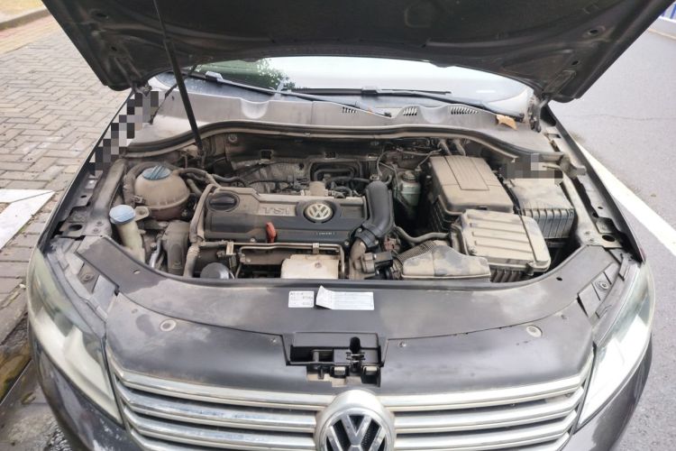 Used Volkswagen Magotan 2012 Revised 1.4 TSI Comfort Version Engine Bay