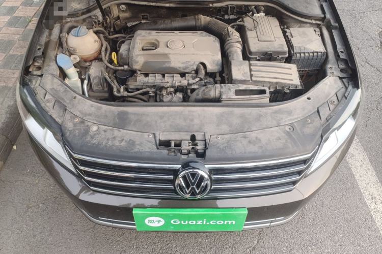 Used Volkswagen Magotan 2012 Travel Edition 2.0 TSI Comfort Version Engine Bay