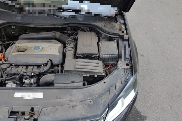 Used Volkswagen Magotan 2012 1.8TSI Luxury Model Engine Bay Left