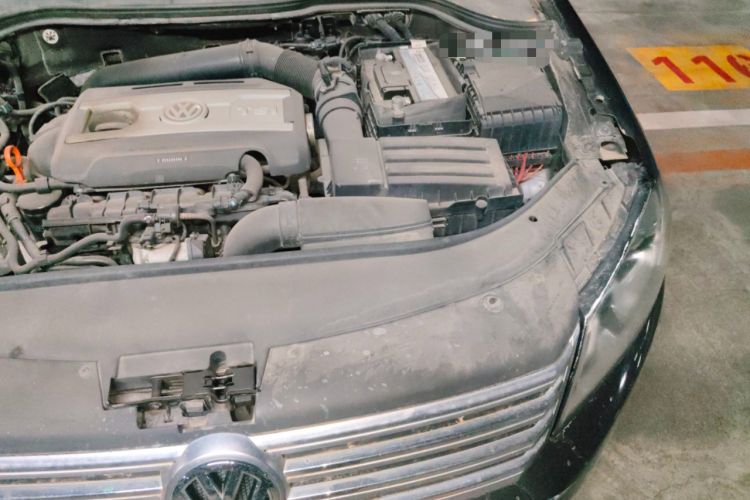 Used Volkswagen Magotan 2012 Revised 1.8TSI Luxury Version Engine Bay Left