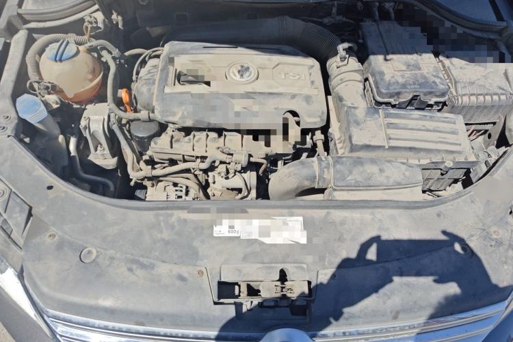 Used Volkswagen Magotan 2012 Facelift 1.8TSI Prestige Model Engine Bay