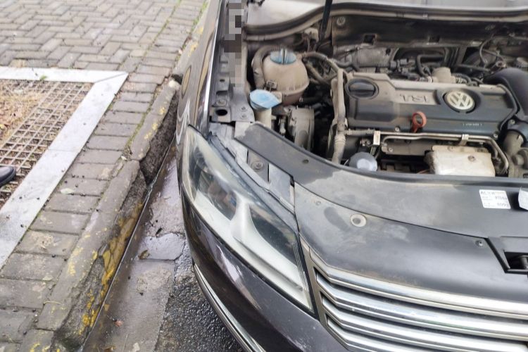 Used Volkswagen Magotan 2012 Revised 1.4 TSI Comfort Version Engine Bay Right