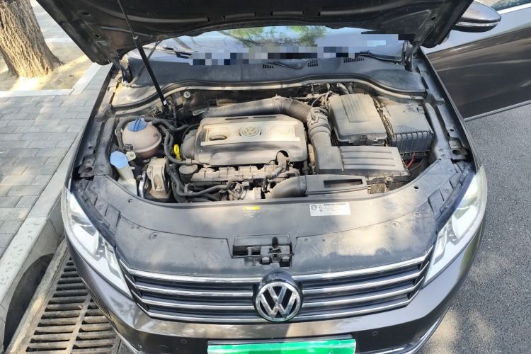 Used Volkswagen Magotan 2012 Travel Edition 2.0 TSI Comfort Version Engine Bay