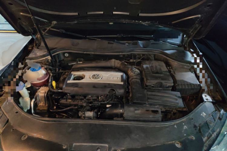 Used Volkswagen Magotan 2012 Travel Edition 2.0 TSI Comfort Version Engine Bay