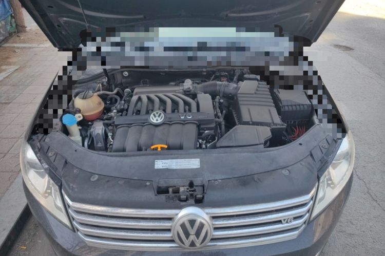 Used Volkswagen Magotan 2012 3.0 FSI Flagship Edition Engine Bay