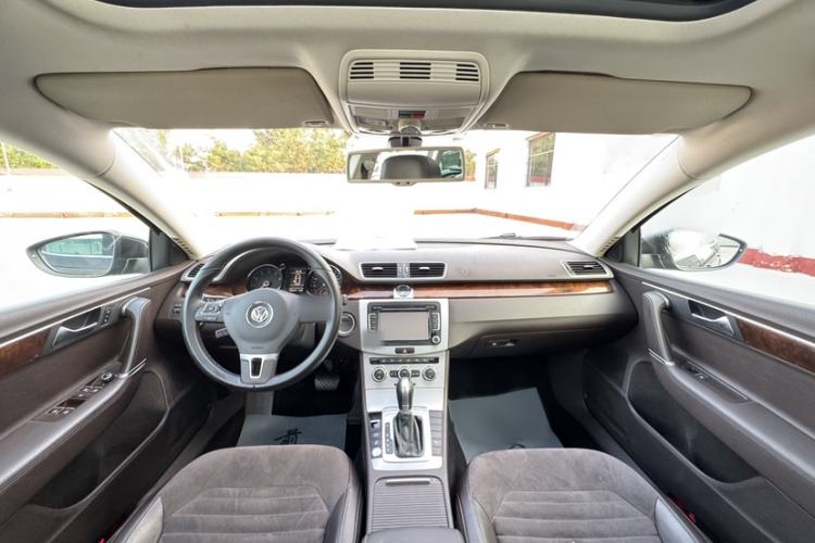 Used Volkswagen Magotan 2012 Travel Edition 2.0 TSI Comfort Version Exterior 1
