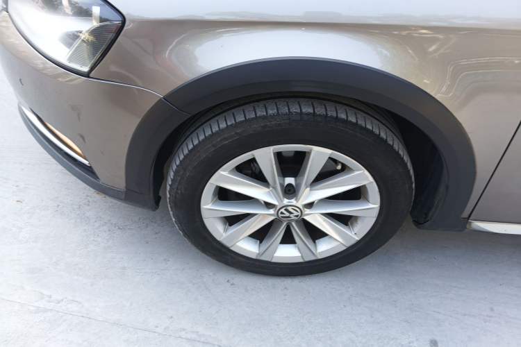 Used Volkswagen Magotan 2012 Travel Edition 2.0 TSI 4x4 Comfort Version Exterior 2