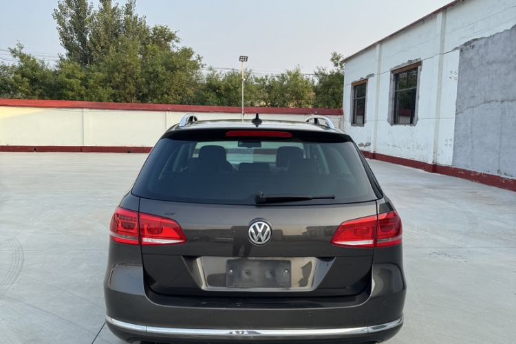 Used Volkswagen Magotan 2012 Travel Edition 2.0 TSI Comfort Version Exterior 2