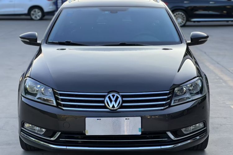Used Volkswagen Magotan 2012 Travel Edition 2.0 TSI Comfort Version Exterior 4
