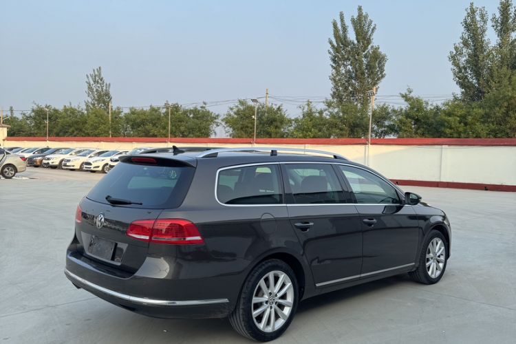Used Volkswagen Magotan 2012 Travel Edition 2.0 TSI Comfort Version Exterior 4