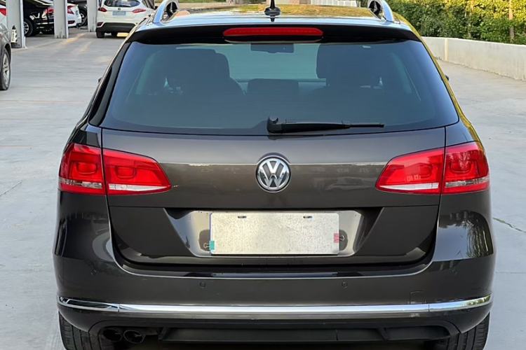 Used Volkswagen Magotan 2012 Travel Edition 2.0 TSI Comfort Version Exterior 5