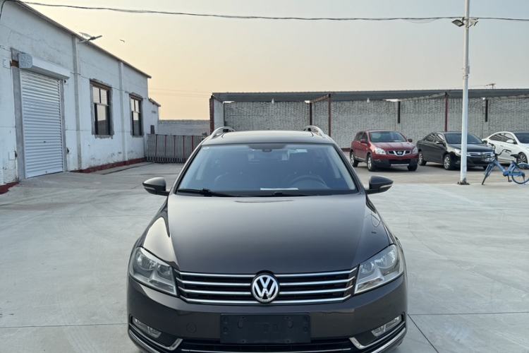 Used Volkswagen Magotan 2012 Travel Edition 2.0 TSI Comfort Version Exterior 5